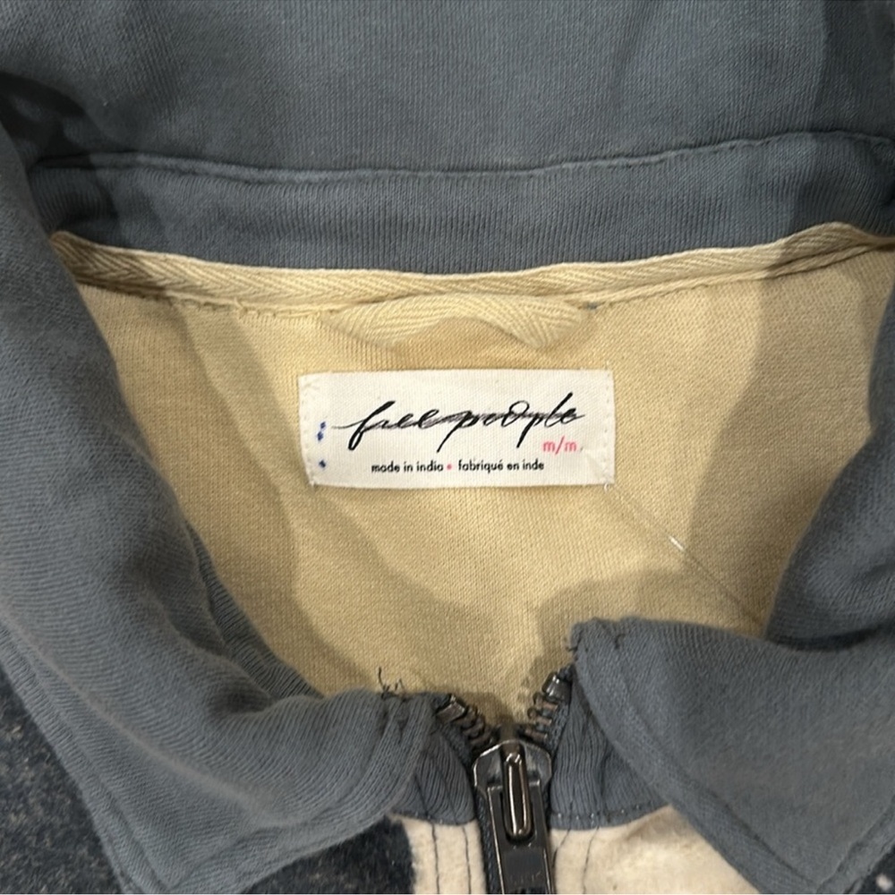 🍀 FREE PEOPLE Cabin Cardi Cozy Zip Up Fleece Bomber Jacket Happy Cow Print Med - Picture 8 of 8
